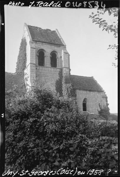 Façade et clocher détériorés