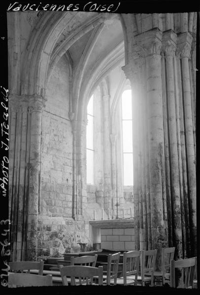 Intérieur : une chapelle