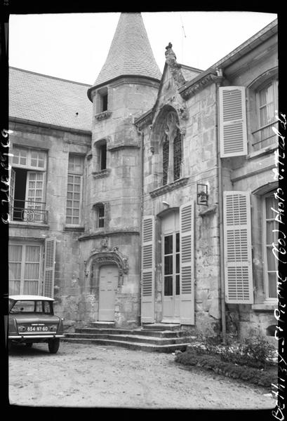 Cour intérieure : tourelle sud