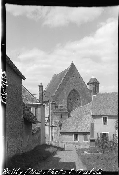 Pignon et maisons environnantes