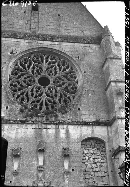 Chapelle : rose de la façade ouest