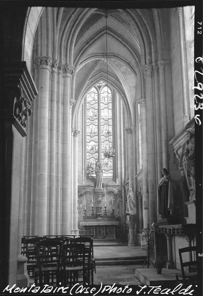 Intérieur : une chapelle