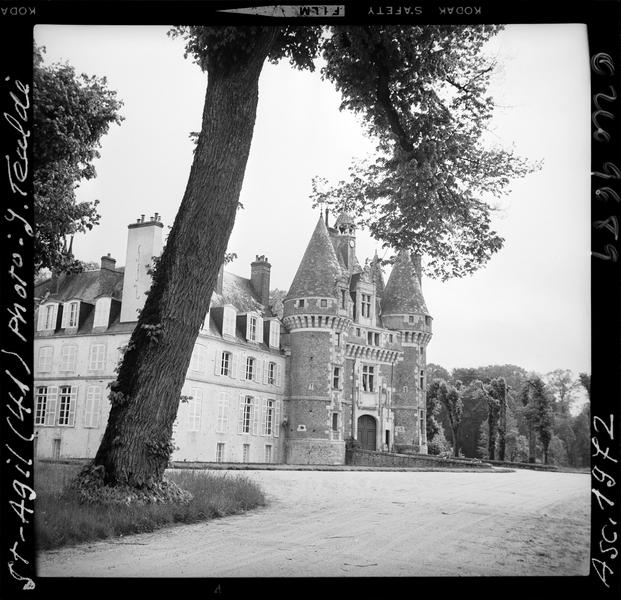 Ensemble sud-ouest, châtelet d'entrée