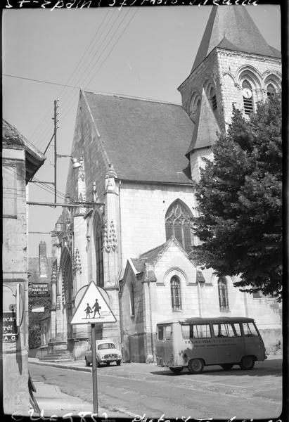 Ensemble sud-ouest et clocher sur rue