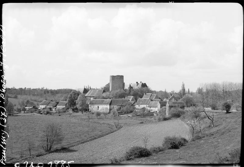 Vue générale du village, donjon