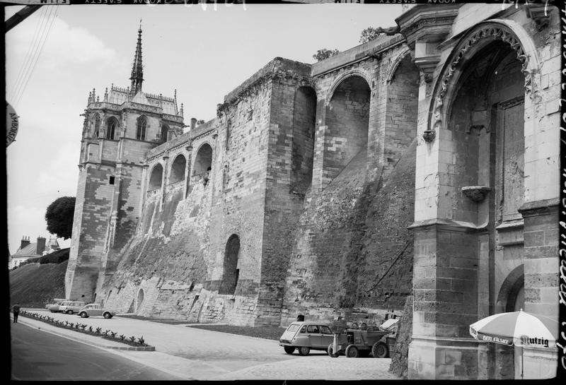 Remparts et chapelle Saint-Hubert