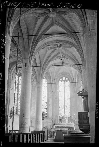 Intérieur : une chapelle