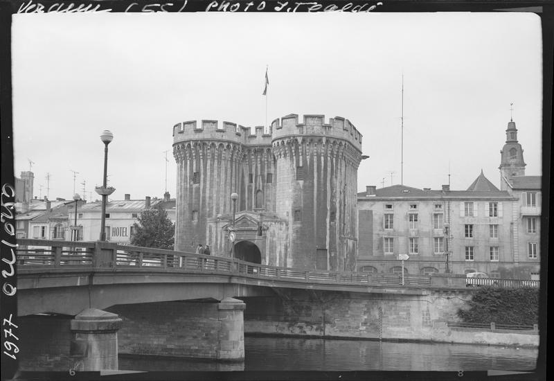 Ensemble depuis le pont Chaussée sur la Meuse