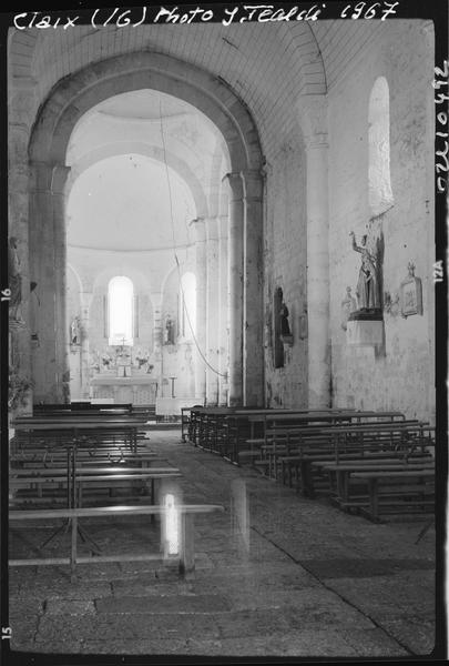 Intérieur : la nef vers le choeur