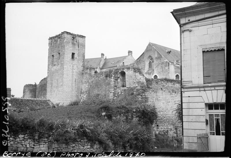 Ensemble du château, tour