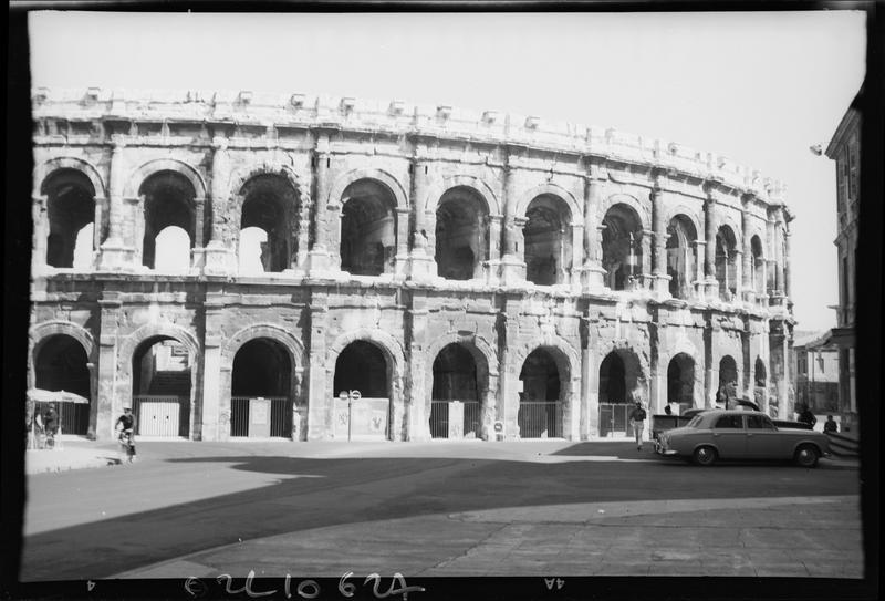 Façade extérieure des arènes romaines