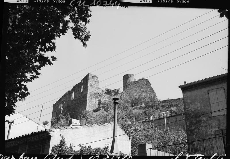 Ruines depuis le village