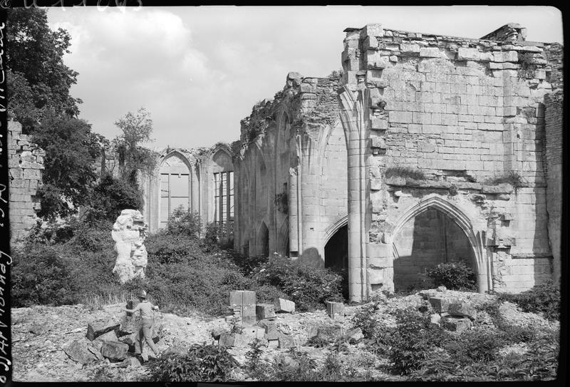 La nef en ruines