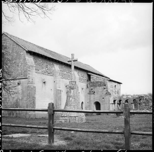 Façade de la salle capitulaire sur le cloître