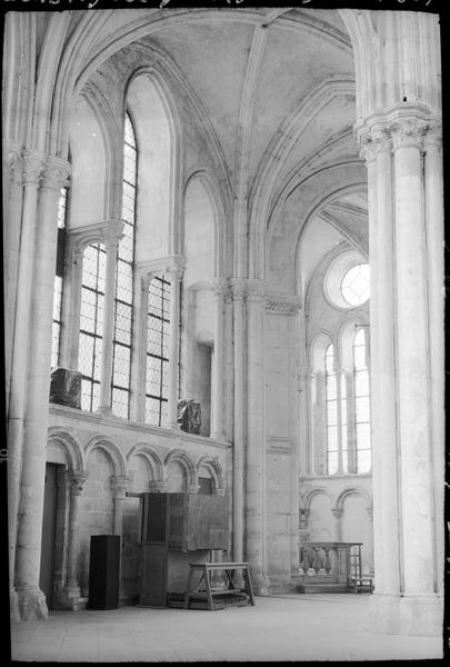 Eglise, intérieur : déambulatoire