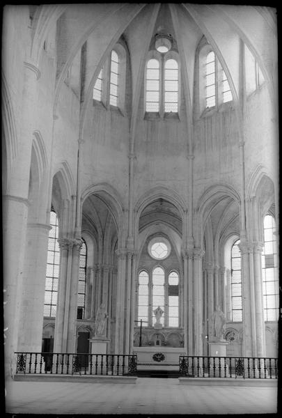 Eglise, intérieur : le choeur