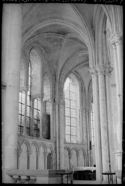 Eglise, intérieur : déambulatoire