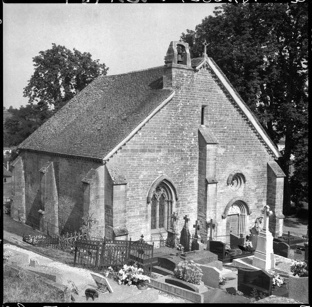 Ensemble nord-ouest, cimetière au premier plan