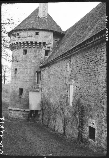 Tour et enceinte