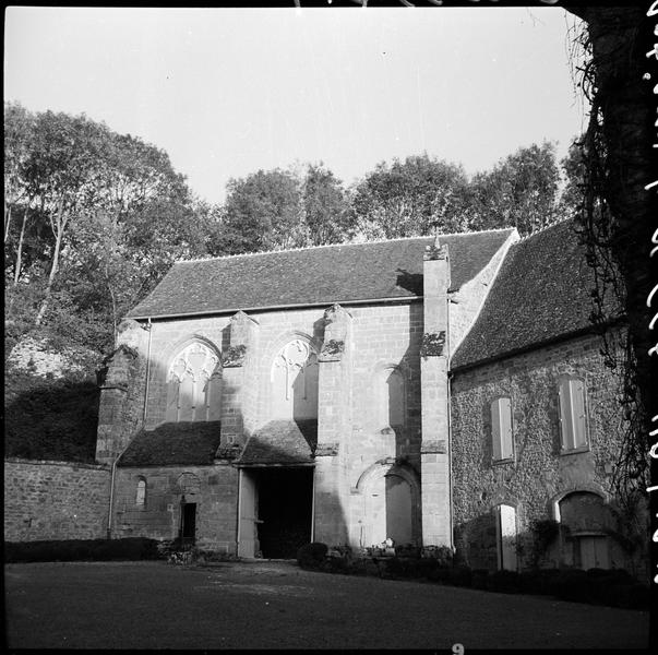 Chapelle : façade sur cour