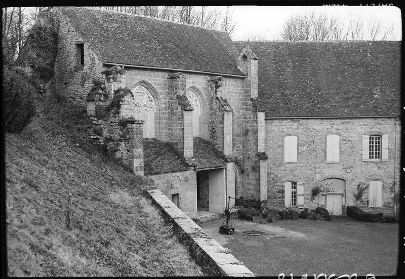 Chapelle : façade sur cour