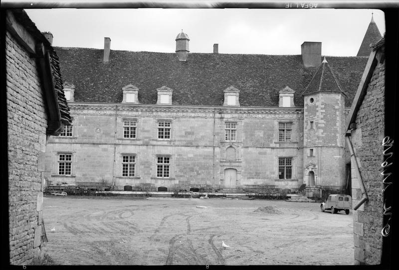 Façade nord sur cour