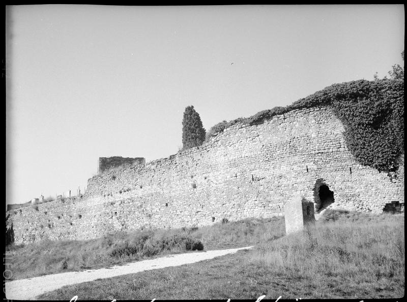 Enceinte en ruines