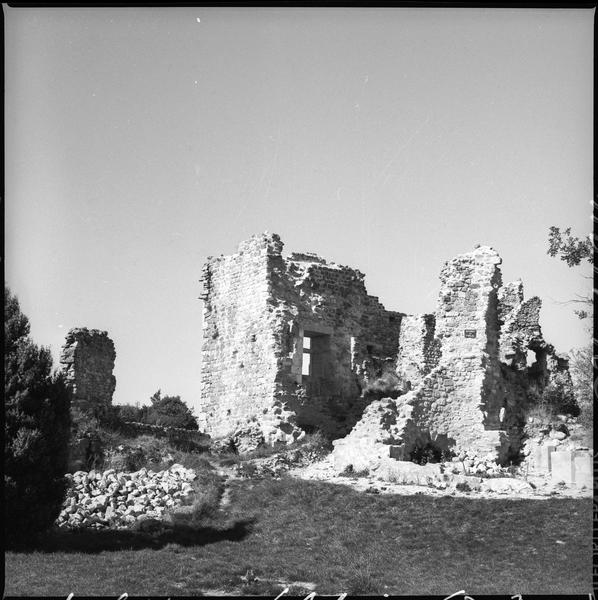 Corps de logis en ruines