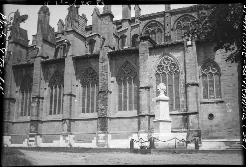 Façade sud de l'église abbatiale