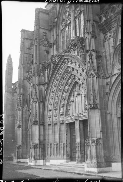 Portail ouest de l'église abbatiale