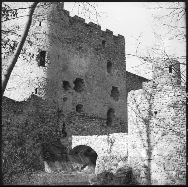 Corps de logis en ruines