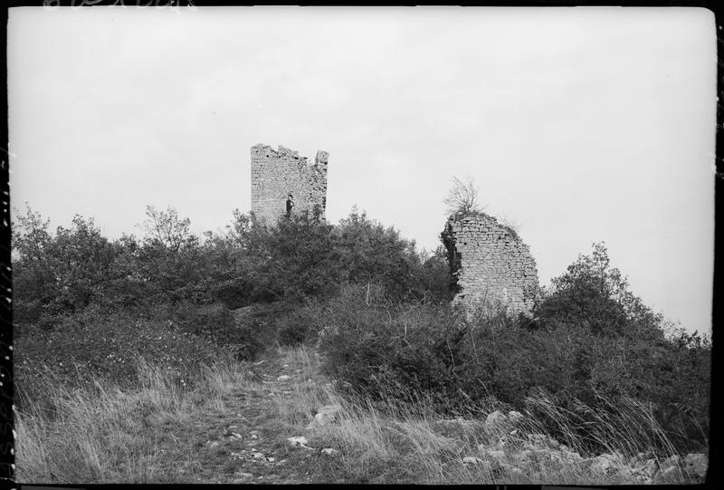 Tours en ruines