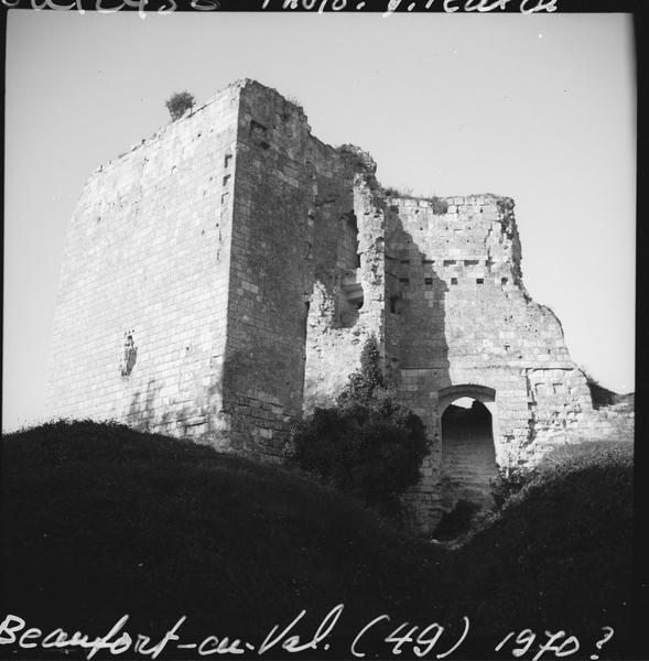 Tour en ruines