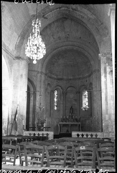 Intérieur : la nef vers le choeur