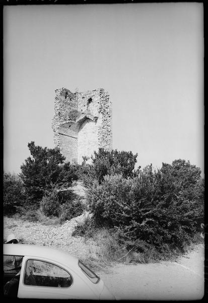 Tour en ruines