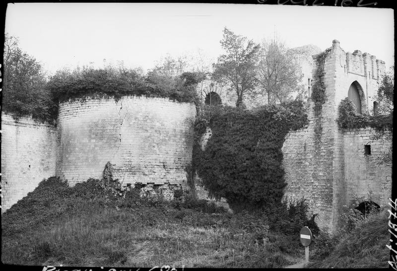 Enceinte en ruines