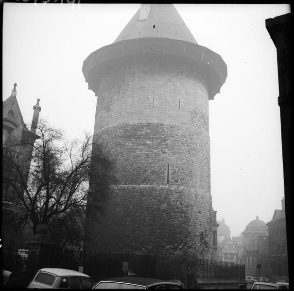 Ancien donjon du château de Philippe-Auguste