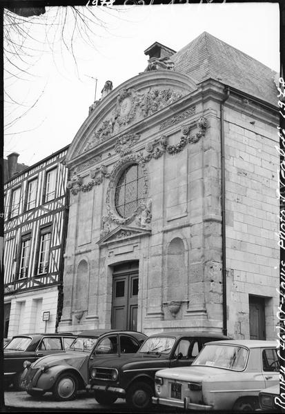 Façade ouest sur rue