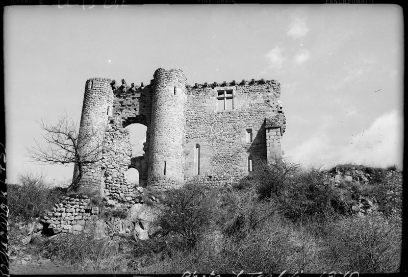 Corps de logis en ruines