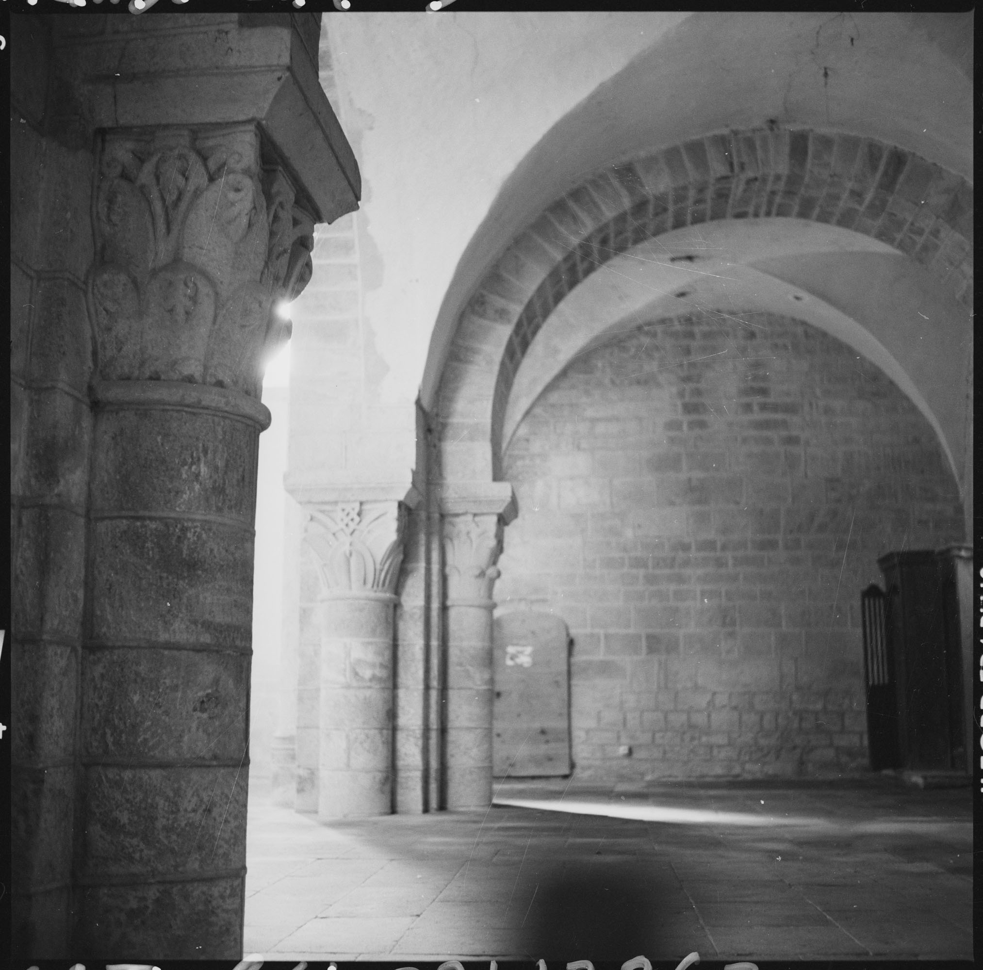 Eglise abbatiale : intérieur du narthex