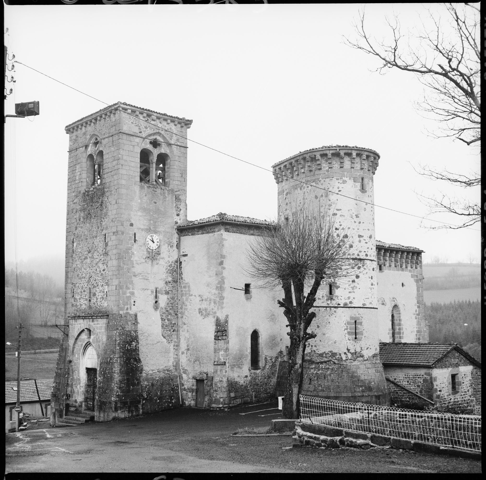 Ensemble sud-ouest et clocher