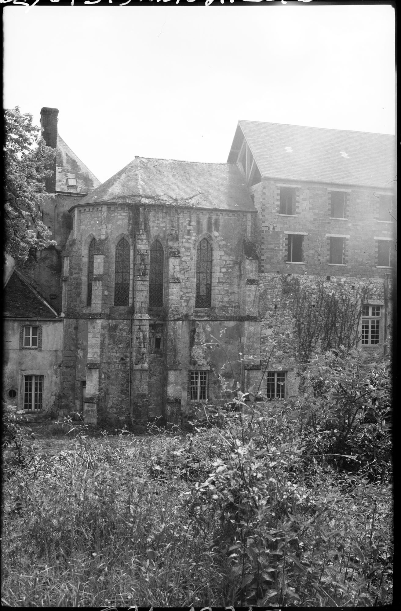 Abside de la chapelle et logis