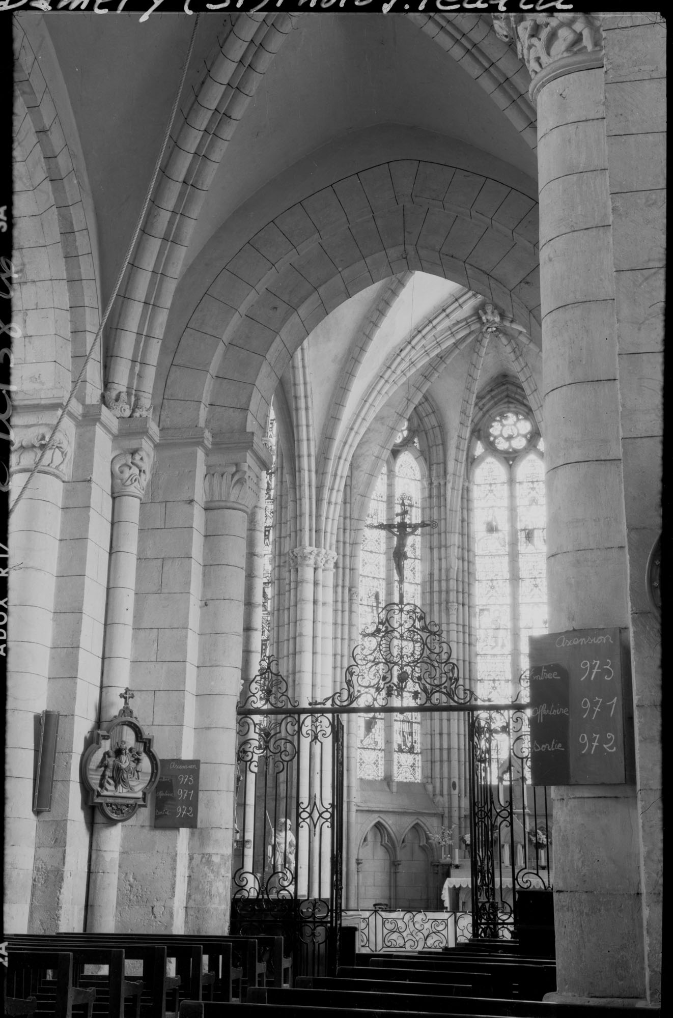 Intérieur : grille du choeur