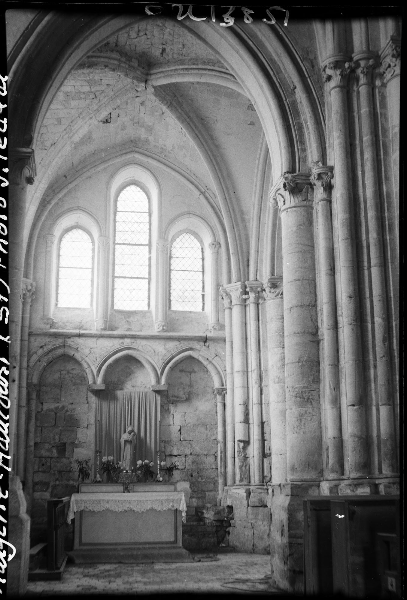 Intérieur : une chapelle