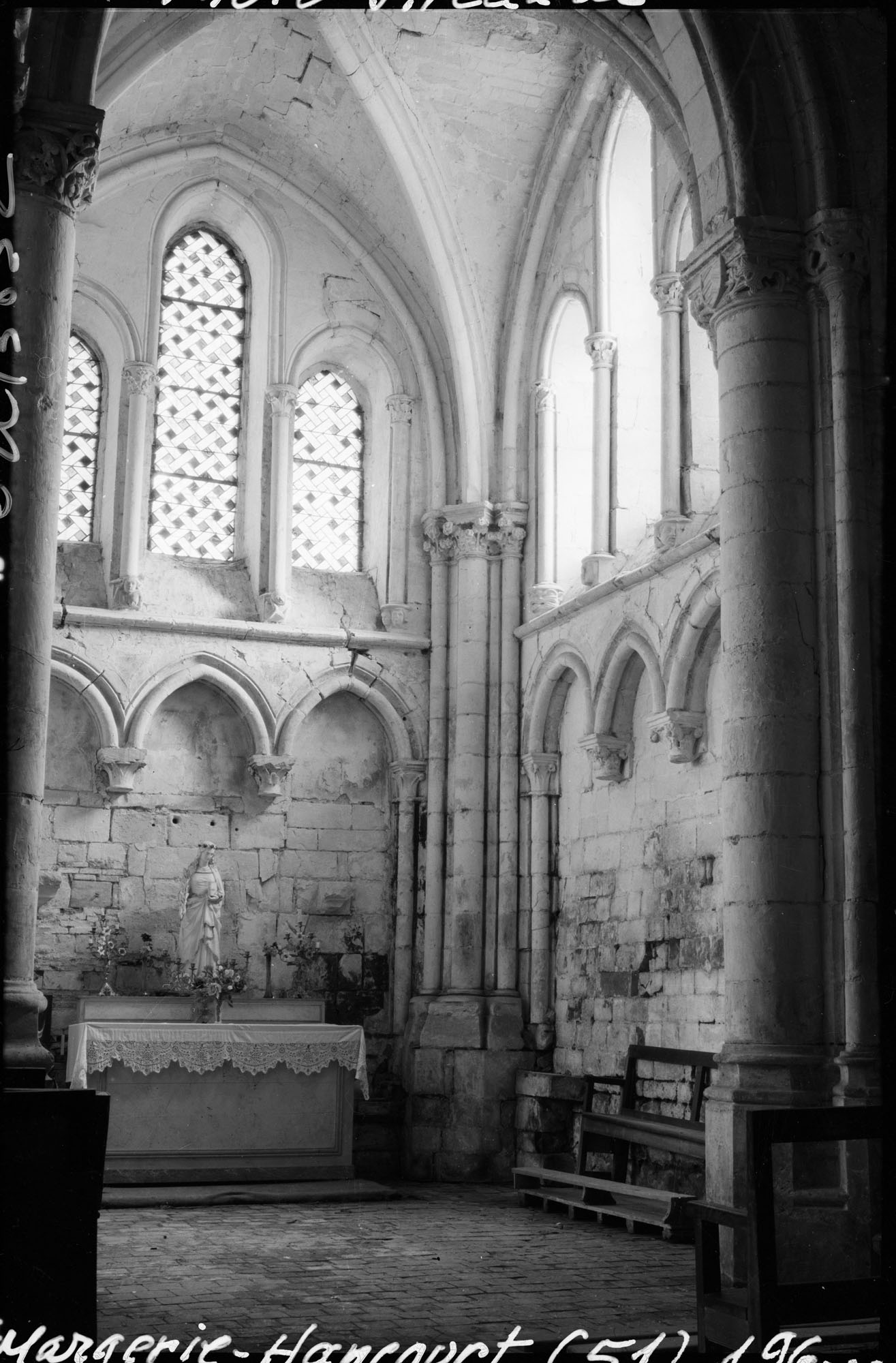 Intérieur : une chapelle