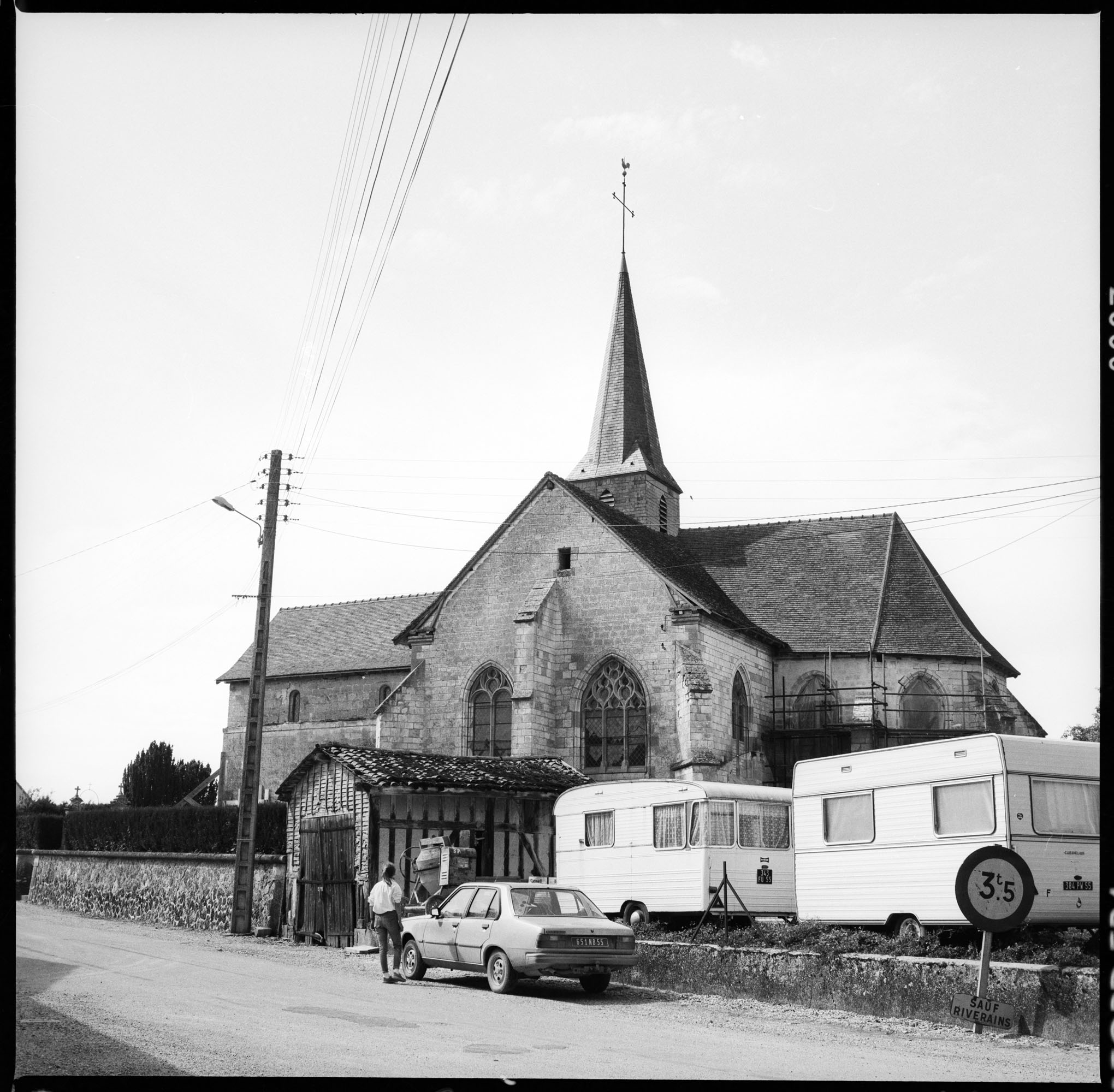 Ensemble sud depuis une rue