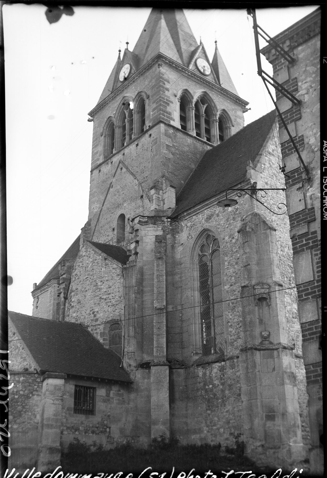 Façade sud, détail et clocher