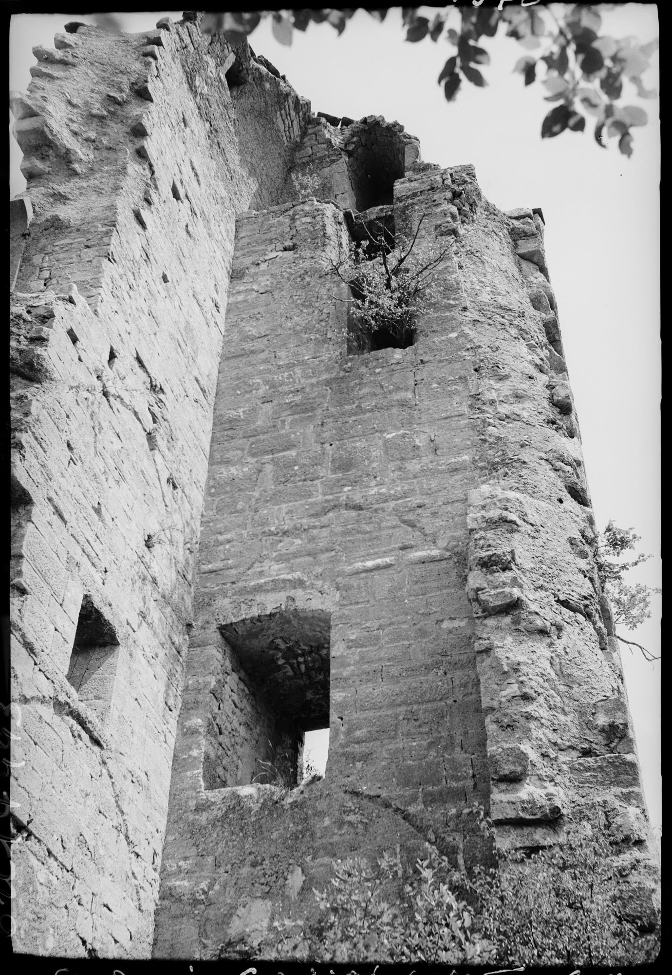 Tour Saint-Denis en ruines