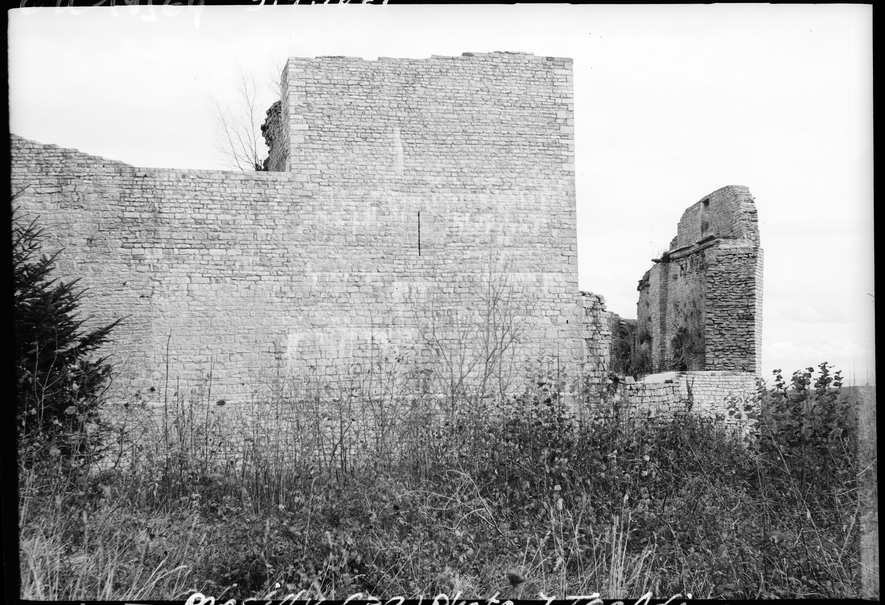 Enceinte en ruines