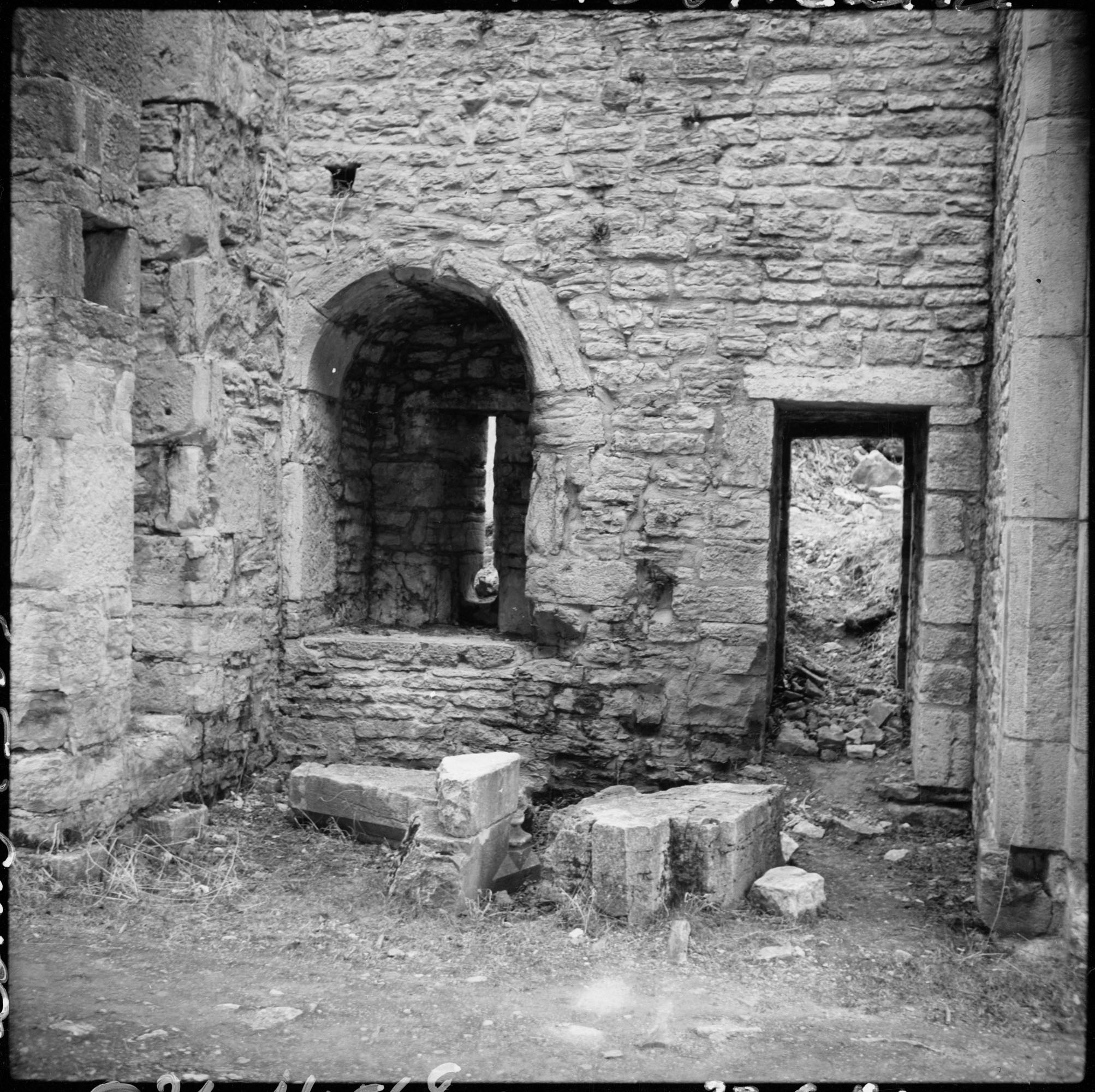 Logis en ruines, vue intérieure